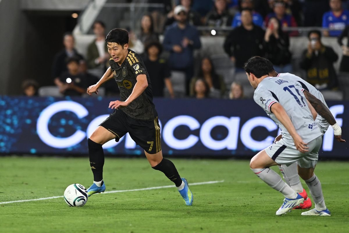 LAFC forward Son Heung-Min (7) controls the ball during a CONCACAF Champions match between LAFC and Cruz Azul on Tuesday, April 7, 2026 at BMO Stadium in Los Angeles Calif LAFC forward Son Heung-Min (7) controls the ball during a CONCACAF Champions match between LAFC and Cruz Azul on Tuesday, April 7, 2026 at BMO Stadium in Los Angeles Calif