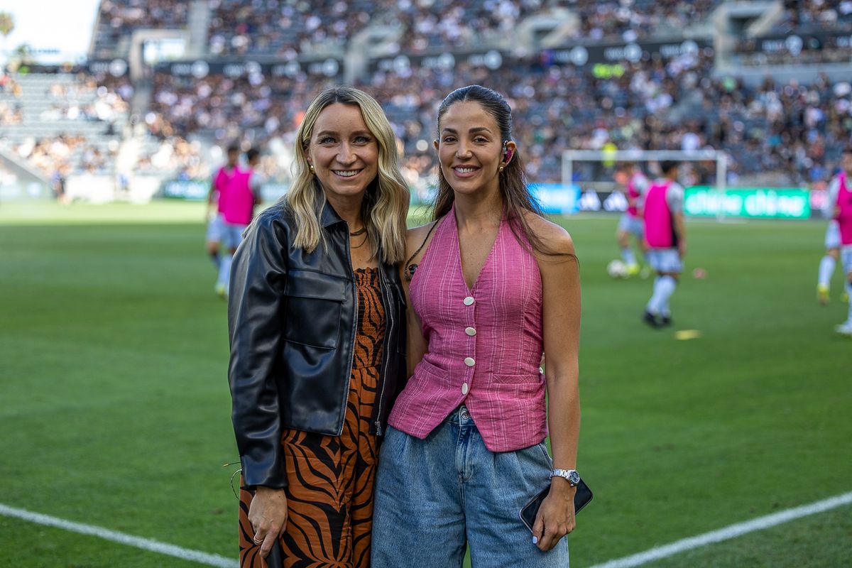 Jillian Sakovits (left) and Antonella González (right), hosts and sideline reporters for MLS on Apple TV.