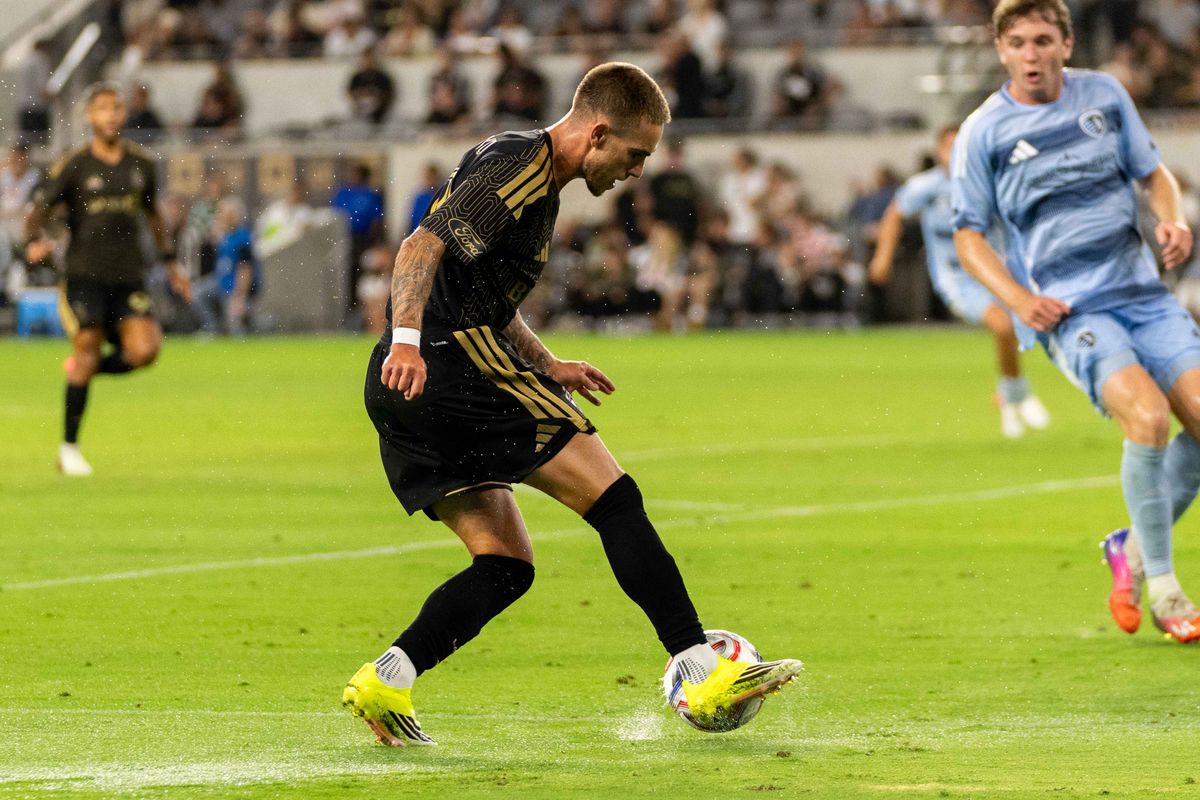 LAFC forward Tyler Boyd (19) passes the ball during an MLS soccer game against KC Sporting, Saturday July 25th, 2026 in Los Angeles, California. LAFC forward Tyler Boyd (19) passes the ball during an MLS soccer game against KC Sporting, Saturday July 25th, 2026 in Los Angeles, California.