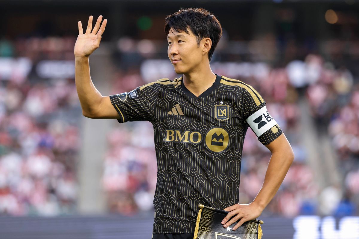 Son Heung-Min #7 of LAFC waves to the crowd before a Leagues Cup match against Chivas de Guadalajara, Wednesday August 5, 2026 in Los Angeles, Calif. Son Heung-Min #7 of LAFC waves to the crowd before a Leagues Cup match against Chivas de Guadalajara, Wednesday August 5, 2026 in Los Angeles, Calif.