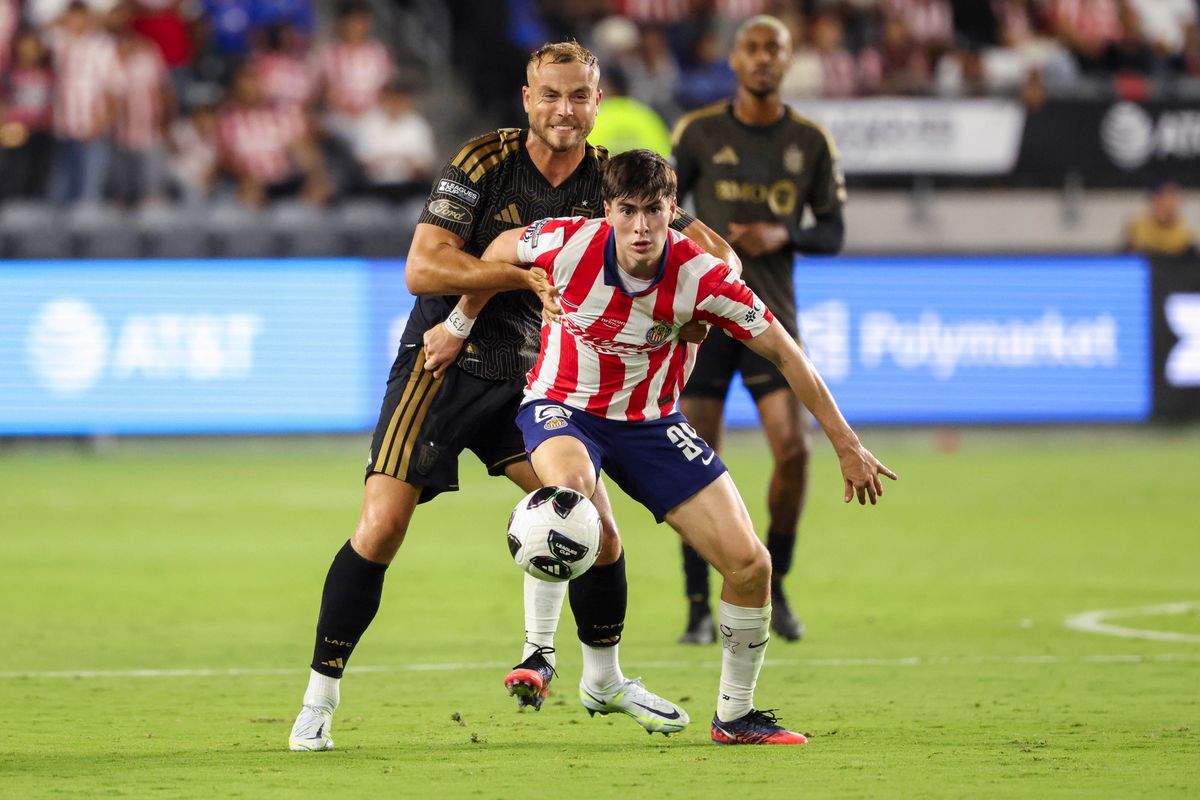 Ryan Porteous #5 of LAFC and Armando González #34 of Chivas de Guadalajara battle for the ball during a Leagues Cup match, Wednesday August 5, 2026 in Los Angeles, Calif. Ryan Porteous #5 of LAFC and Armando González #34 of Chivas de Guadalajara battle for the ball during a Leagues Cup match, Wednesday August 5, 2026 in Los Angeles, Calif.