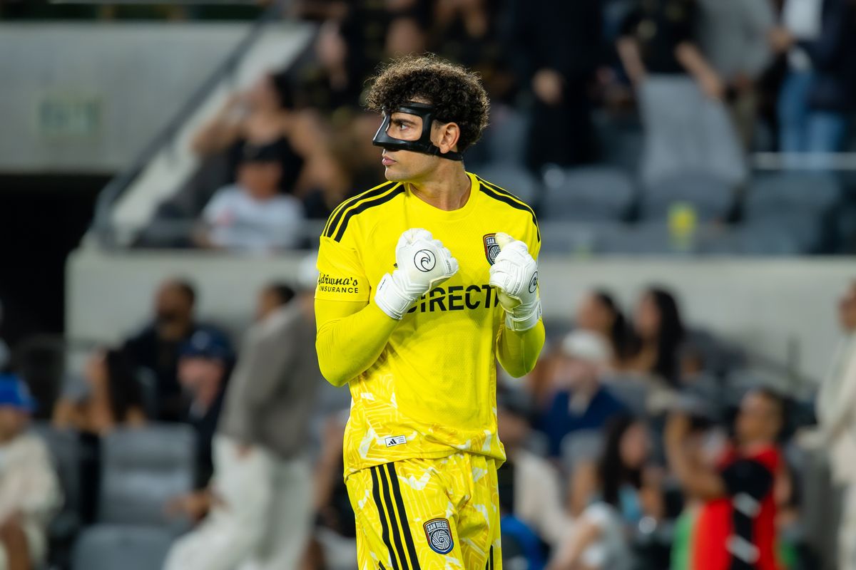 San Diego FC goalkeeper CJ dos Santos (1) celebrates the winning penalty during an MLS soccer game against Los Angeles FC, Saturday, August 15, 2026 in Los Angeles, California.