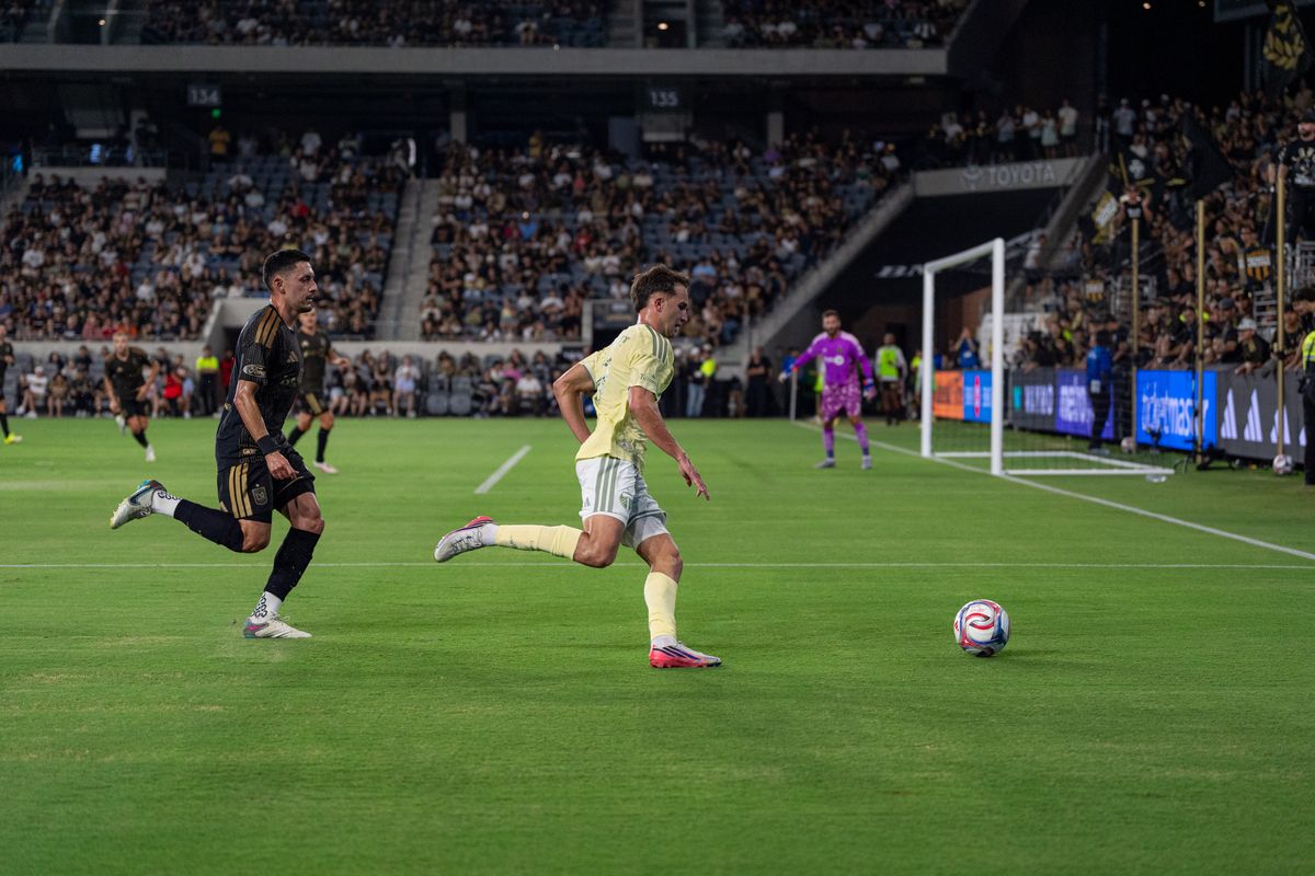 Portland Timbers Ian Smith (23) looking for a shot at the goal during a MLS soccer game against LAFC on August 22nd, 2026 in Los Angeles, CA. Portland Timbers Ian Smith (23) looking for a shot at the goal during a MLS soccer game against LAFC on August 22nd, 2026 in Los Angeles, CA.