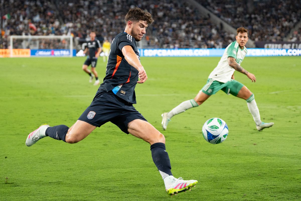 San Diego FC Defender Paddy McNair (17) crosses the ball during an MLS Match against Austin FC on May 31, 2025 at Snapdragon Stadium in San Diego, CA.