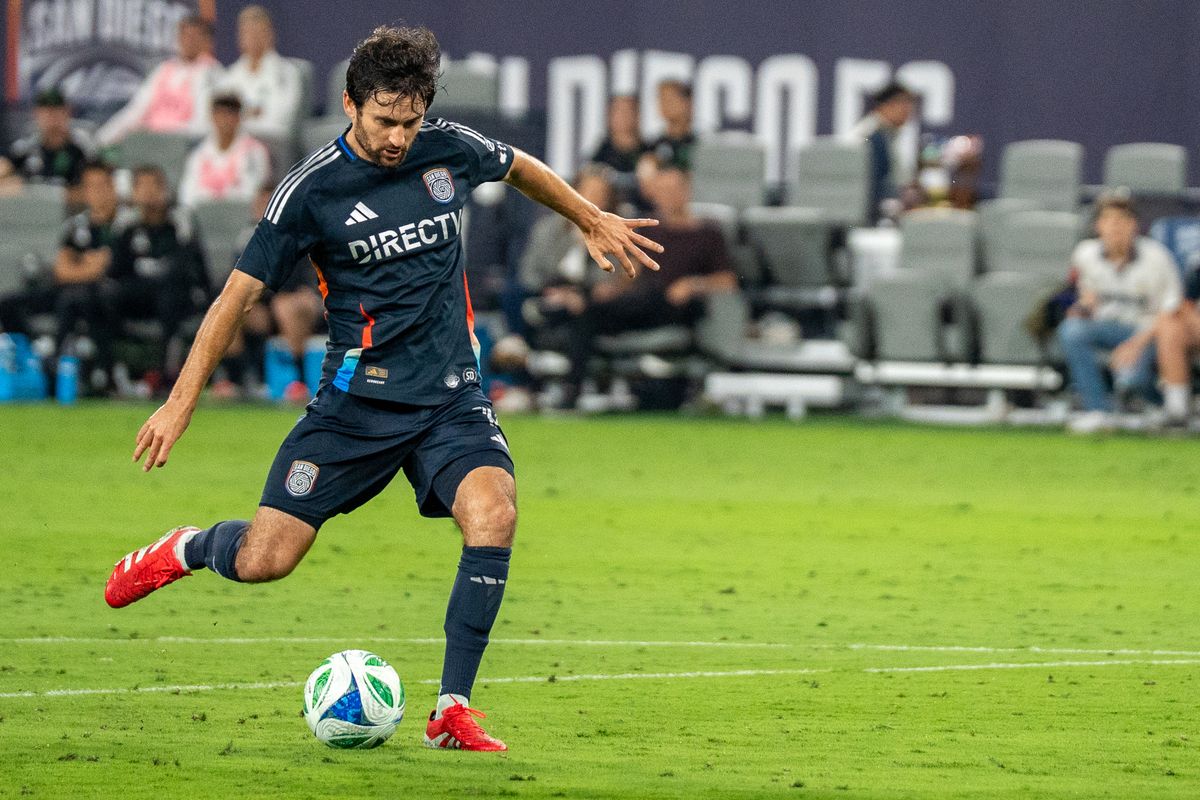 San Diego FC Midfielder Luca de la Torre (14) shoots and scores during an MLS Match against Austin FC on May 31, 2025 at Snapdragon Stadium in San Diego, CA.