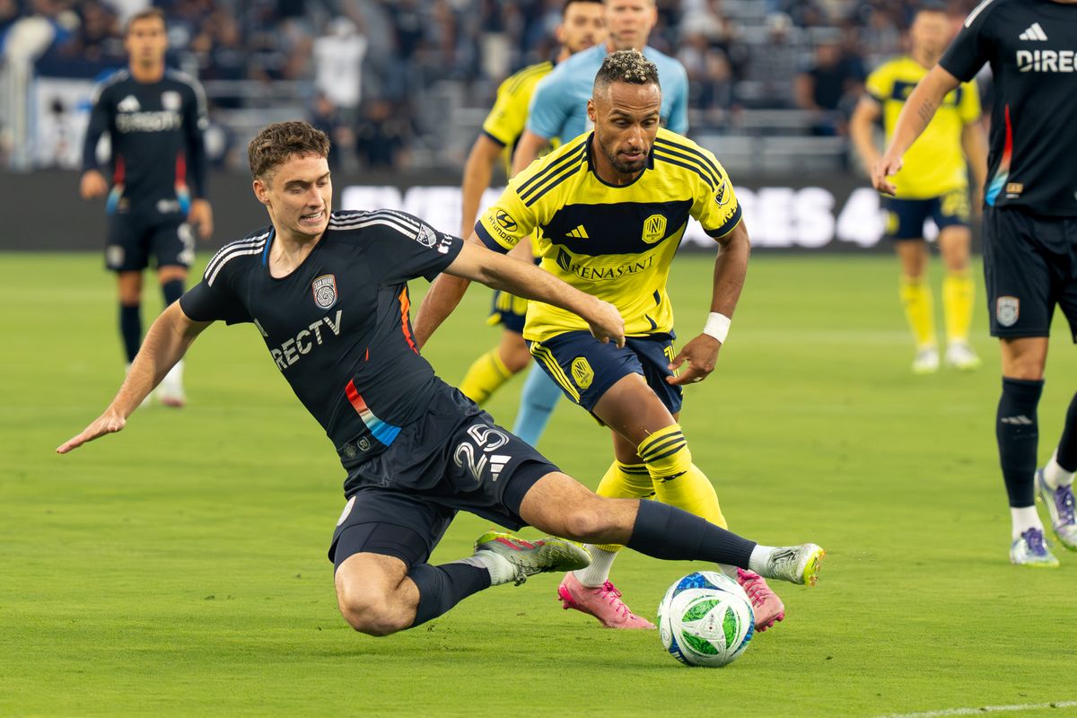 San Diego FC defender Ian Pilcher (25) steals the ball during an MLS soccer game against Nashville SC, Friday July 25, 2025 in San Diego, CA. San Diego FC defender Ian Pilcher (25) steals the ball during an MLS soccer game against Nashville SC, Friday July 25, 2025 in San Diego, CA.