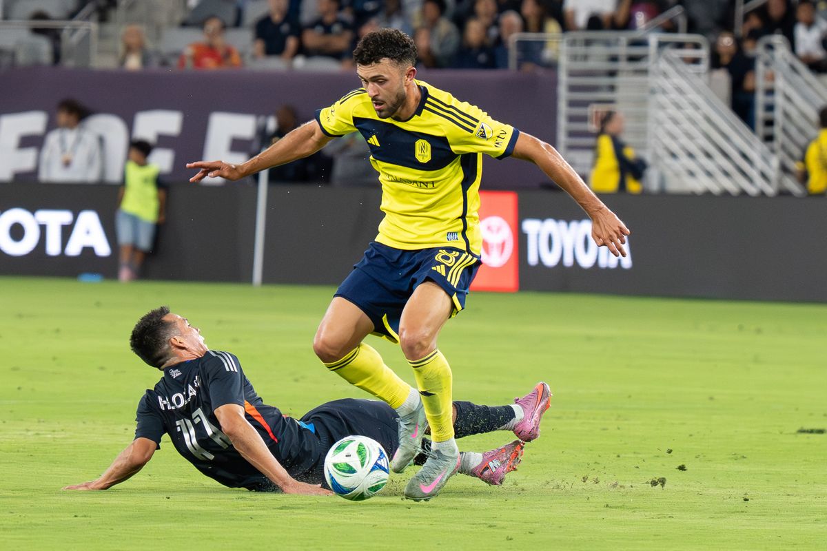 Nashville SC midfielder Patrick Yazbek (8) dribbles up the field during an MLS soccer game against San Diego FC, Thursday July 25, 2025 in San Diego, CA. Nashville SC midfielder Patrick Yazbek (8) dribbles up the field during an MLS soccer game against San Diego FC, Thursday July 25, 2025 in San Diego, CA.