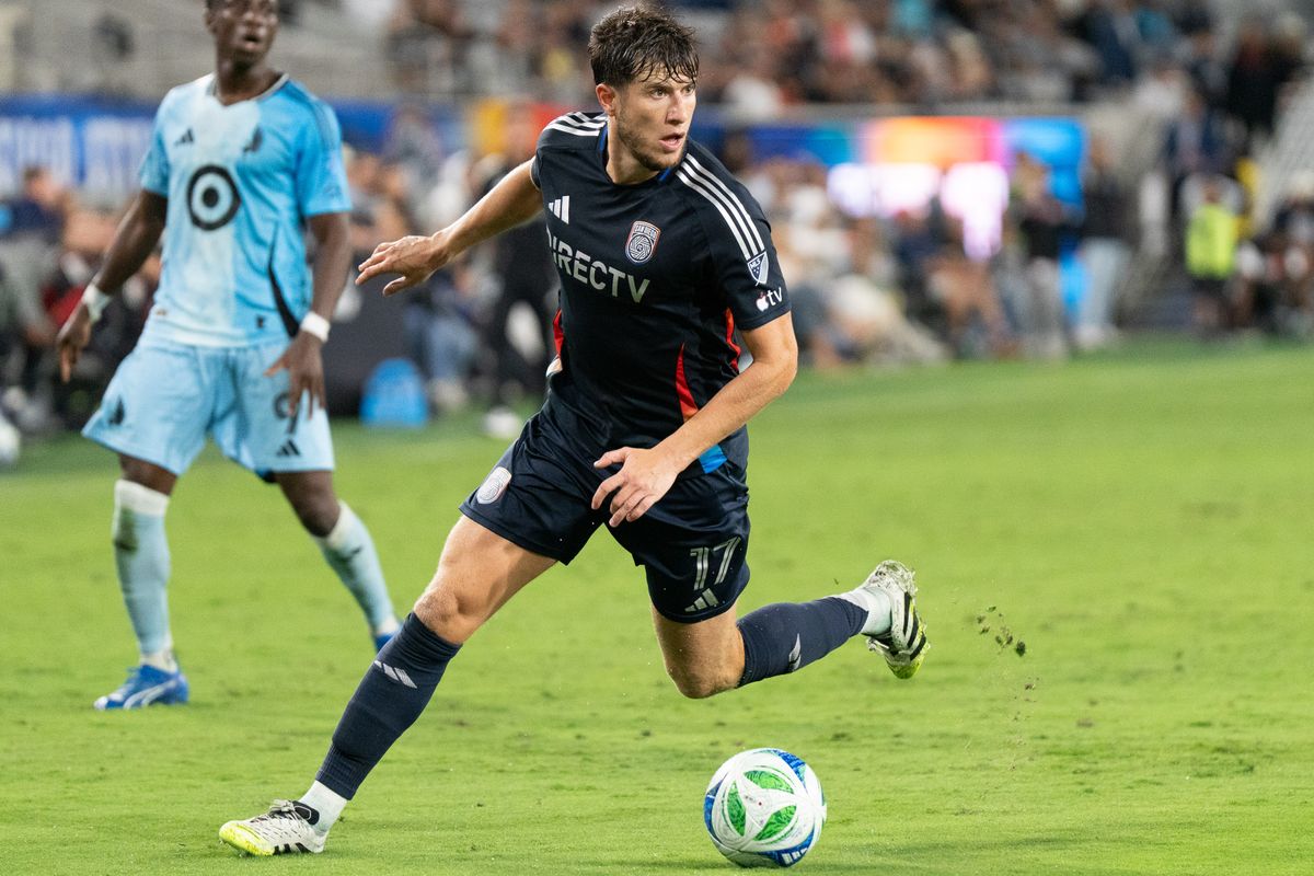 San Diego FC defender Paddy McNair (17) controls the ball during an MLS soccer game against the Minnesota United FC, Saturday September 13, 2025 in San Diego, California.