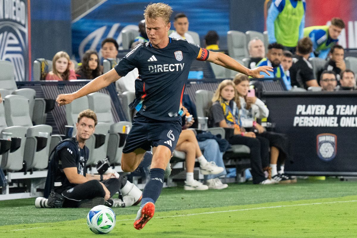 San Diego FC midfielder Jeppe Tverskov (6) crosses the ball during an MLS soccer game against the Minnesota United FC, Saturday September 13, 2025 in San Diego, California.