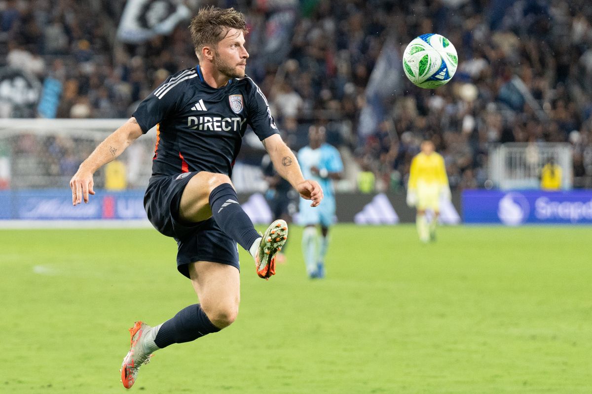 San Diego FC winger Anders Dreyer (10) controls the ball during an MLS soccer game against the Minnesota United FC, Saturday September 13, 2025 in San Diego, California.