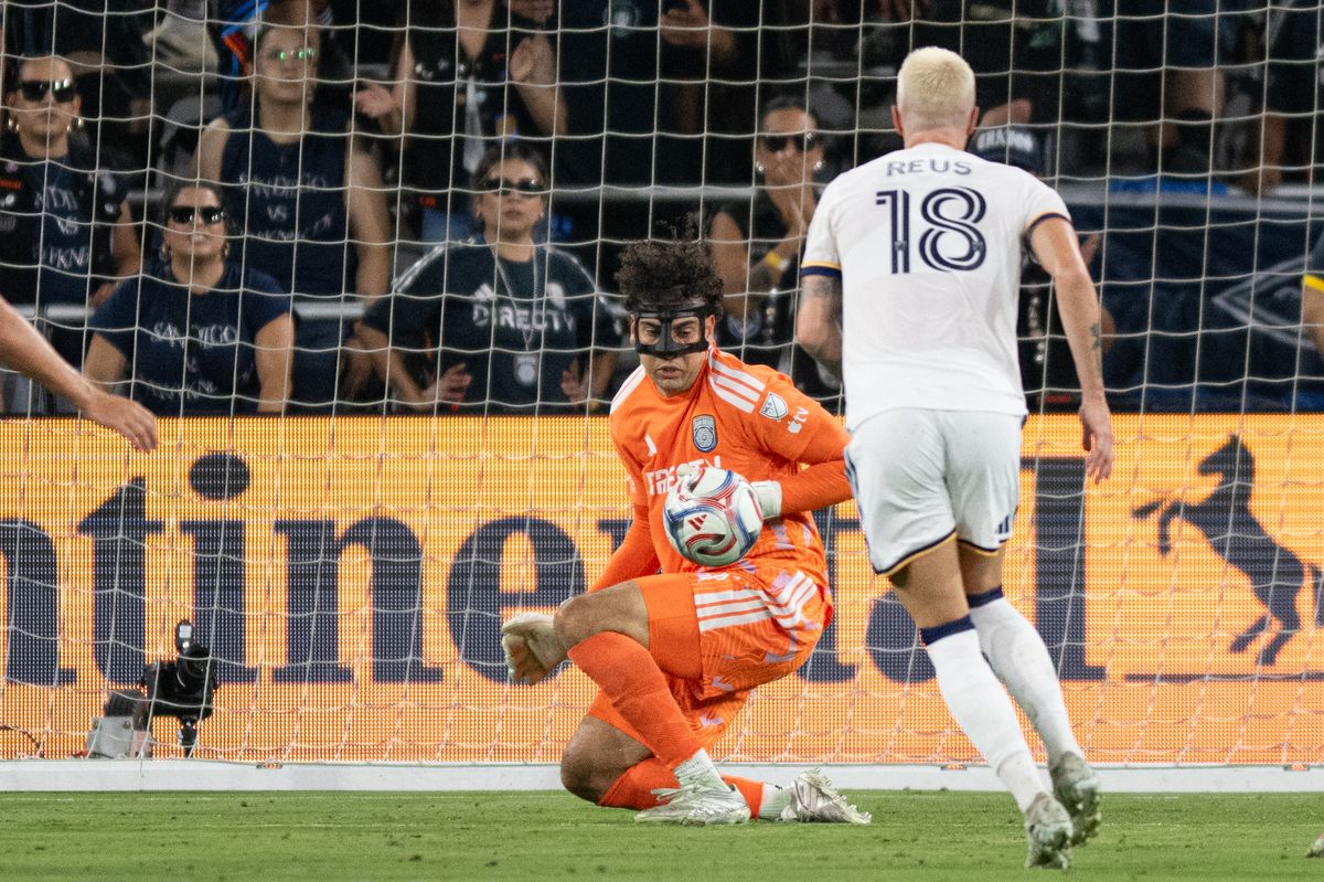 San Diego FC goalkeeper CJ dos Santos (1) makes a save during an MLS match between Los Angeles Galaxy and San Diego SC on Saturday, August 29, 2026 at Snapdragon Stadium in San Diego, California. San Diego FC goalkeeper CJ dos Santos (1) makes a save during an MLS match between Los Angeles Galaxy and San Diego SC on Saturday, August 29, 2026 at Snapdragon Stadium in San Diego, California.