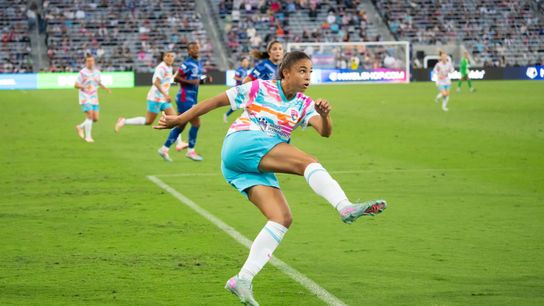 Engineered play and experimentation lead Wave to dominant victory over Courage taken at Snapdragon Stadium (San Diego Wave FC)