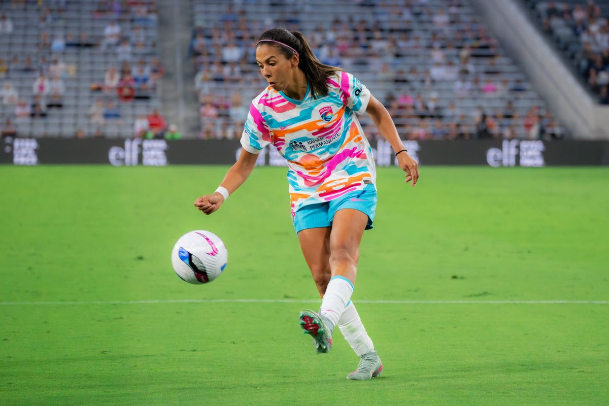 San Diego Wave Forward Maria Sanchez #7 kicking the ball during a match against the Washington Spirit on June 22, 2025 in San Diego, CA.