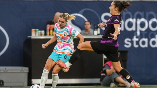 San Diego Wave   Hanna Lundkvist (6) controls the ball during a NWSL soccer match Sunday September 7, 2025 in San Diego, California.