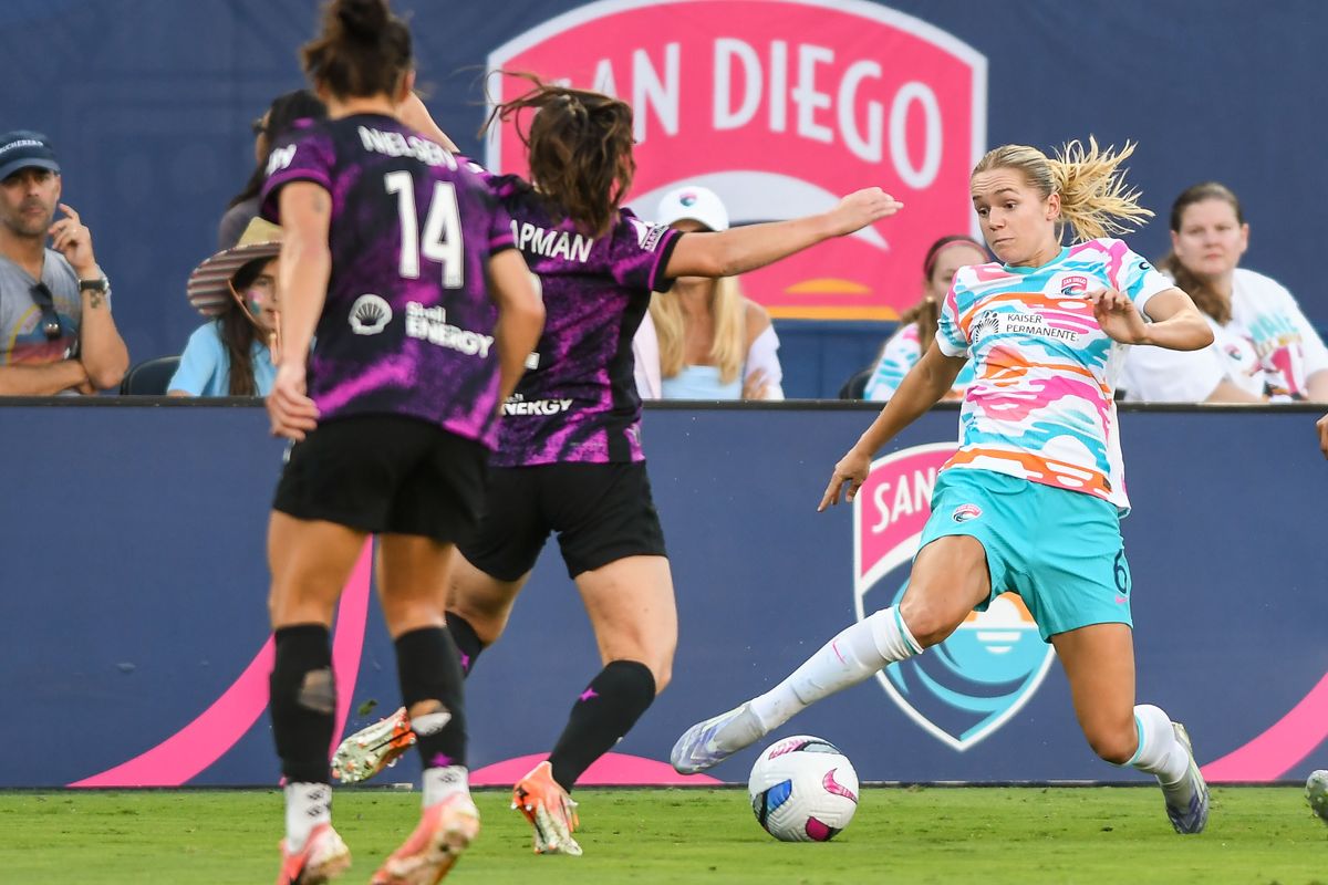 San Diego Wave   Hanna Lundkvist (6) takes a shot on goal during a NWSL soccer match Sunday September 7, 2025 in San Diego, California.