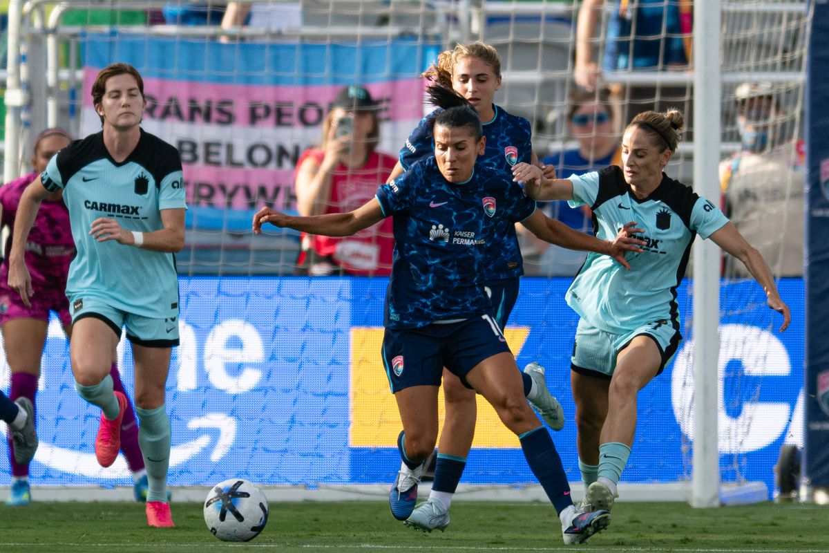 San Diego Wave midfielder Kenza Dali (10) controls possession during an NWSL match between Gotham FC and San Diego Wave on Saturday, July 4, 2026 at Snapdragon Stadium in San Diego California San Diego Wave midfielder Kenza Dali (10) controls possession during an NWSL match between Gotham FC and San Diego Wave on Saturday, July 4, 2026 at Snapdragon Stadium in San Diego California