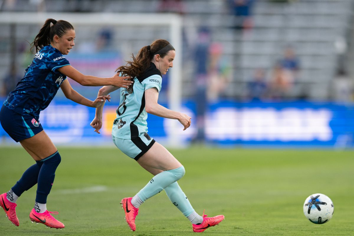 Gotham FC midfielder Rose Lavelle (16) protects ball possession during an NWSL match between Gotham FC and San Diego Wave on Saturday, July 4, 2026 at Snapdragon Stadium in San Diego California Gotham FC midfielder Rose Lavelle (16) protects ball possession during an NWSL match between Gotham FC and San Diego Wave on Saturday, July 4, 2026 at Snapdragon Stadium in San Diego California