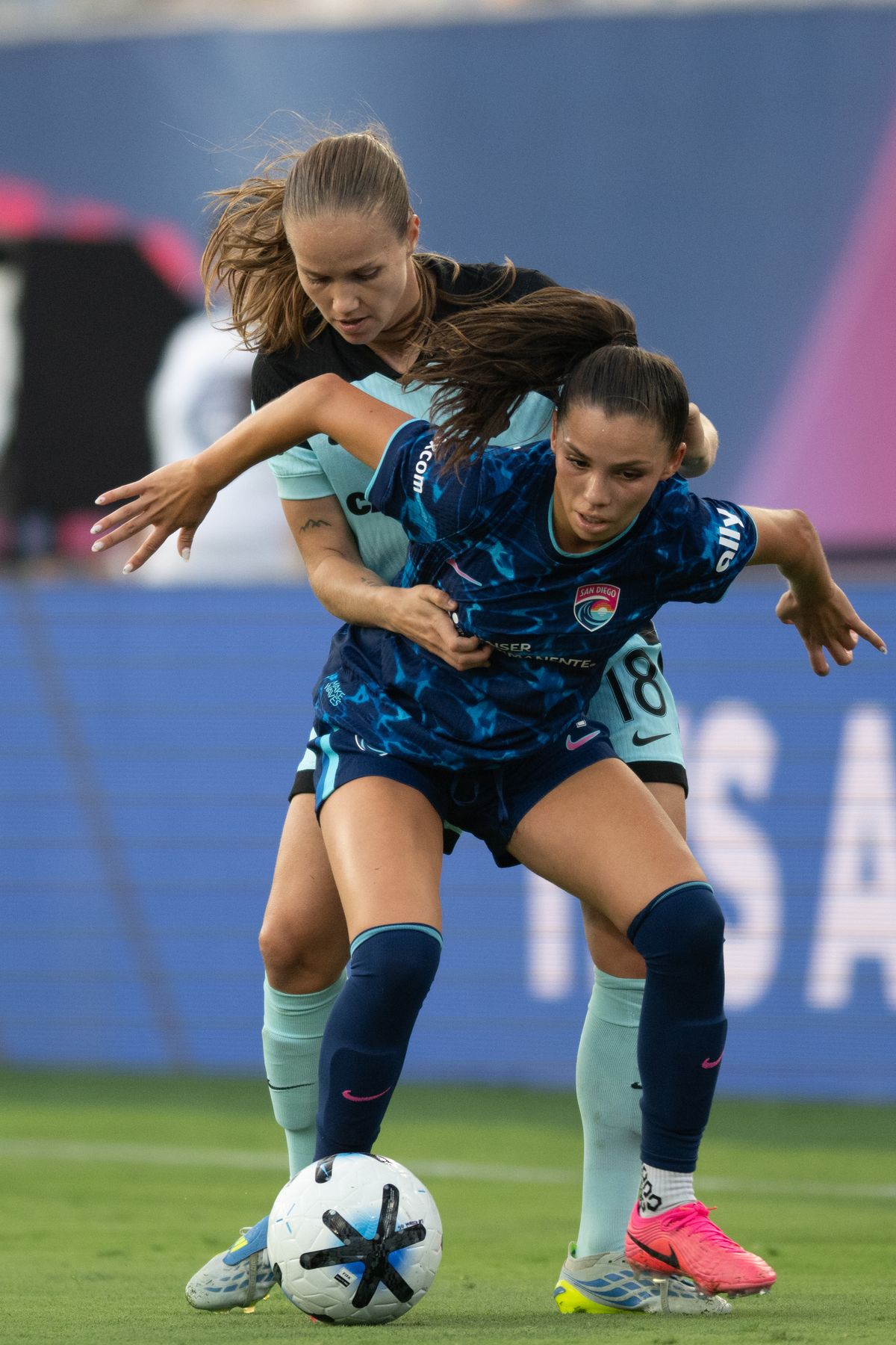 San Diego Wave forward Melanie Barcenas (7) protects ball possession during an NWSL match between Gotham FC and San Diego Wave on Saturday, July 4, 2026 at Snapdragon Stadium in San Diego California San Diego Wave forward Melanie Barcenas (7) protects ball possession during an NWSL match between Gotham FC and San Diego Wave on Saturday, July 4, 2026 at Snapdragon Stadium in San Diego California