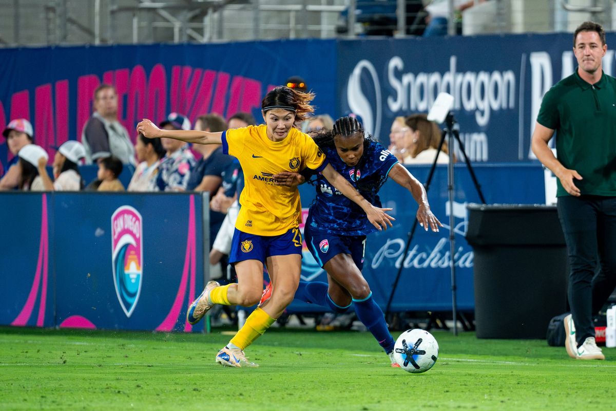 San Diego Wave FC forward Ludmila (right) fights for the ball against Utah Royals FC defender Miyaba Moriya during an NWSL soccer game, Friday, August 21, 2026 in San Diego, California.