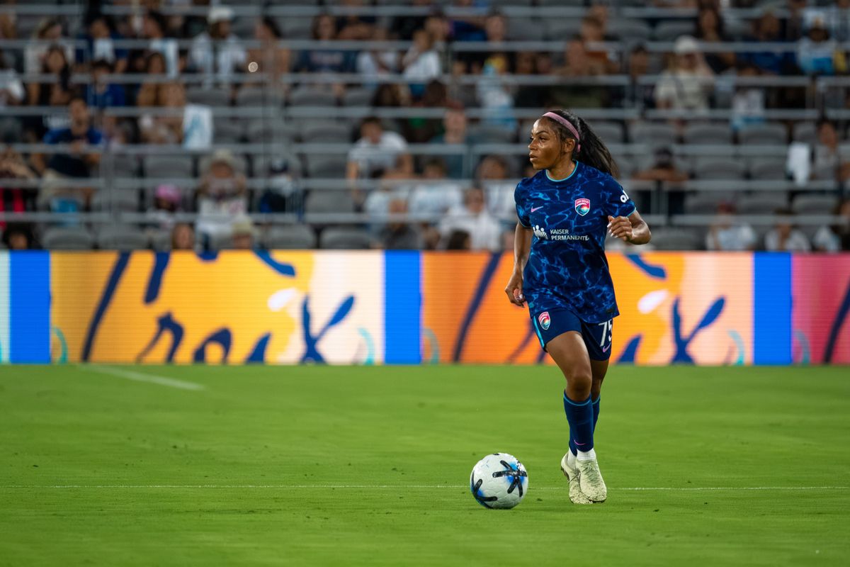 San Diego Wave FC defender Perle Morroni searches for a pass during an NWSL soccer game against Racing Louisville FC, Friday, August 28, 2026 in San Diego, California. San Diego Wave FC defender Perle Morroni searches for a pass during an NWSL soccer game against Racing Louisville FC, Friday, August 28, 2026 in San Diego, California.