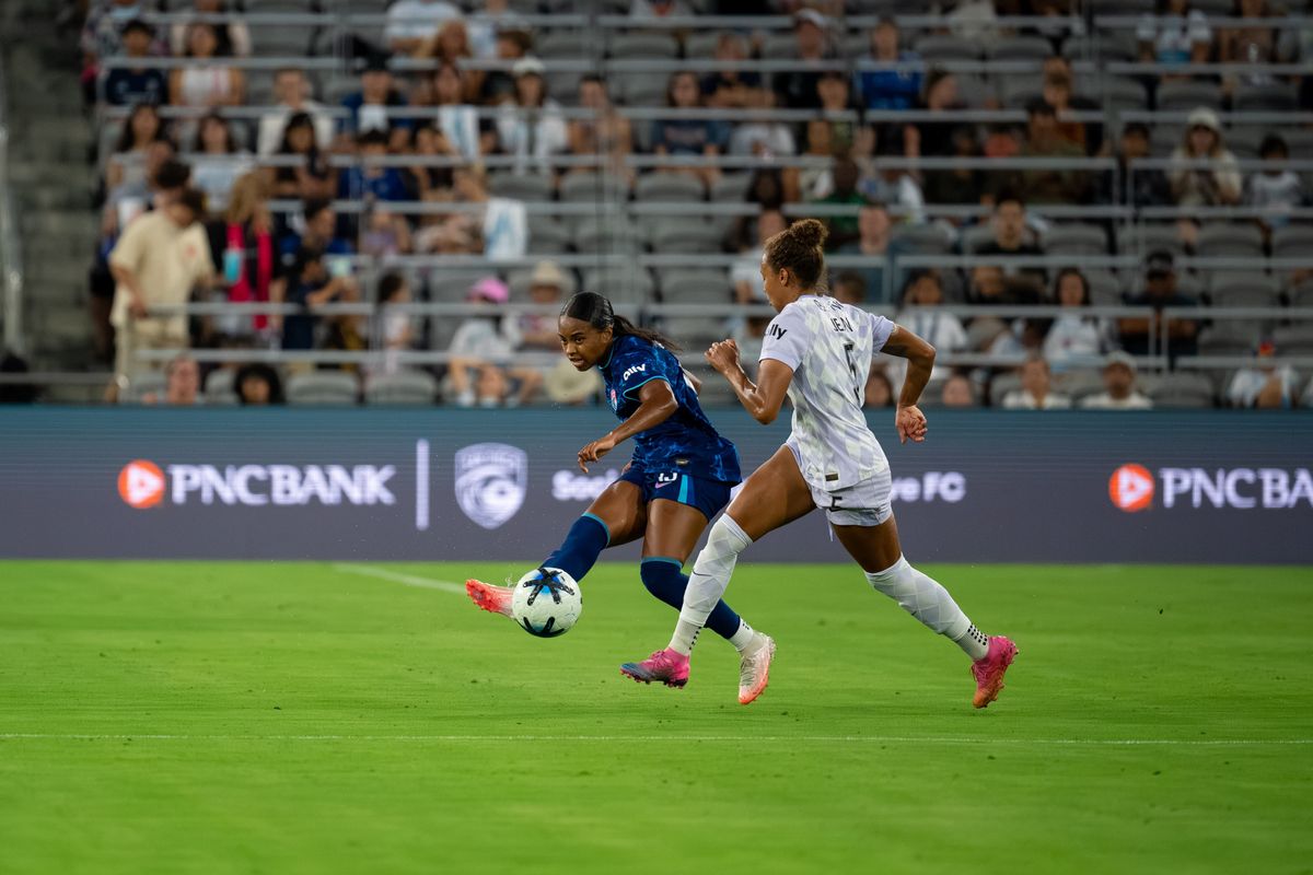 San Diego Wave FC forward Trinity Byars passes the ball during an NWSL soccer game against Racing Louisville FC, Friday, August 28, 2026 in San Diego, California San Diego Wave FC forward Trinity Byars passes the ball during an NWSL soccer game against Racing Louisville FC, Friday, August 28, 2026 in San Diego, California