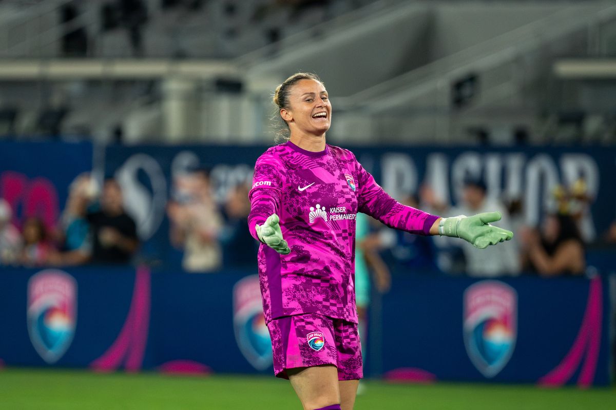 San Diego Wave FC goalkeeper Sandra Paños celebrates the win during an NWSL soccer game against KC Current, Friday, September 18, 2026 in San Diego, California. San Diego Wave FC goalkeeper Sandra Paños celebrates the win during an NWSL soccer game against KC Current, Friday, September 18, 2026 in San Diego, California.