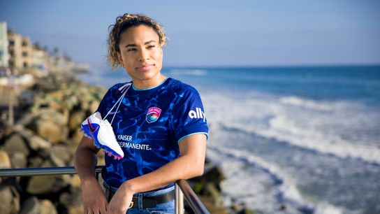 San Diego Wave FC brings Catarina Macario home in record-breaking signing taken at Snapdragon Stadium (NWSL). Photo by San Diego Wave FC