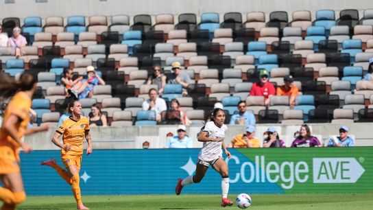 Angel City's young stars dominate 3-1 against Houston Dash