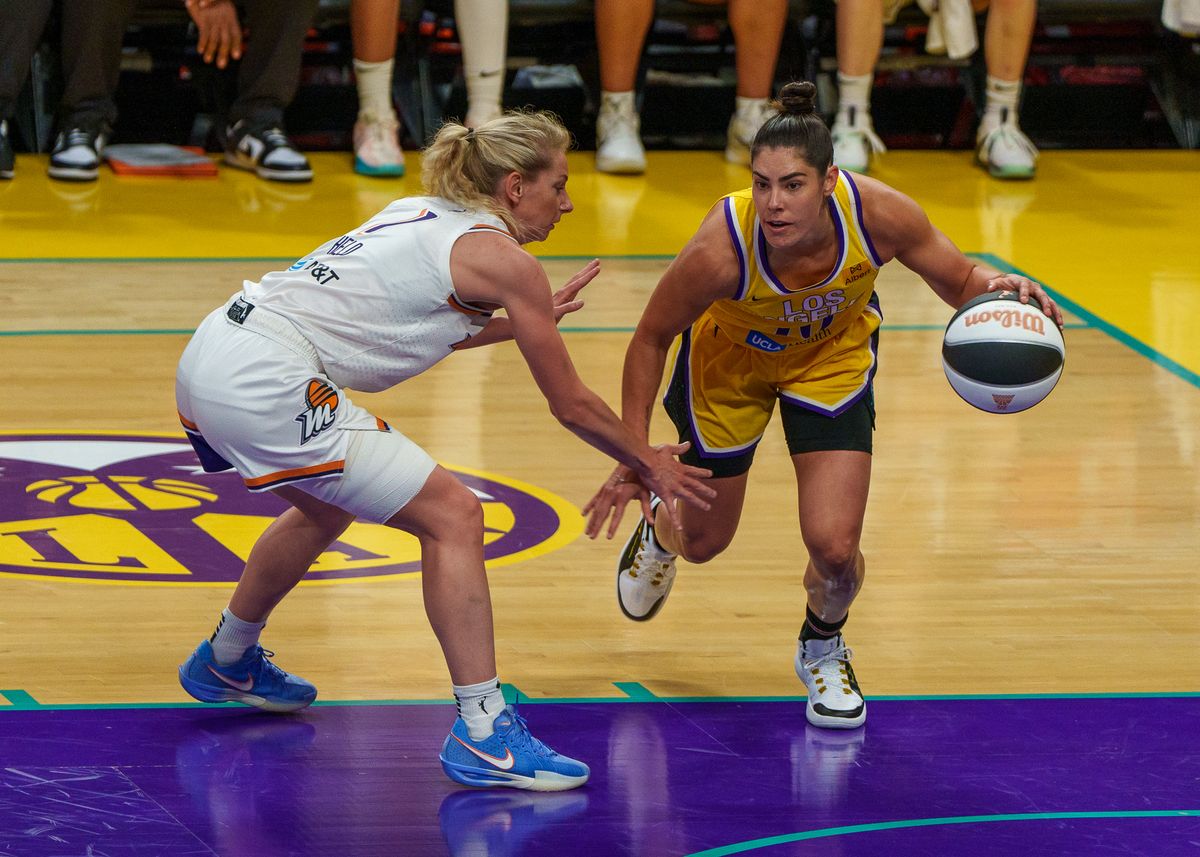 Los Angeles Sparks' Guard, Kelsey Plum 10, battles pressure during a WNBA basketball game against the Phoenix Mercury Sunday, June 1st, 2025. Los Angeles Sparks' Guard, Kelsey Plum 10, battles pressure during a WNBA basketball game against the Phoenix Mercury Sunday, June 1st, 2025.