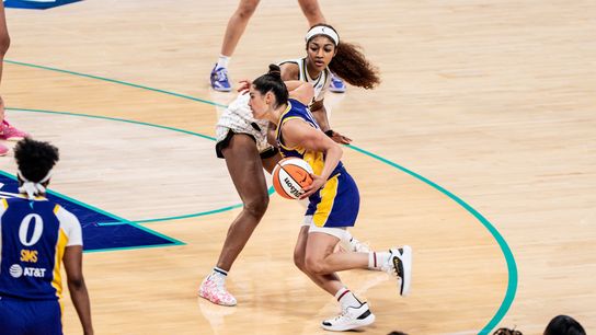 Sparks defeat Sky, snap three-game losing skid taken at Crypto.com Arena (Los Angeles Sparks)