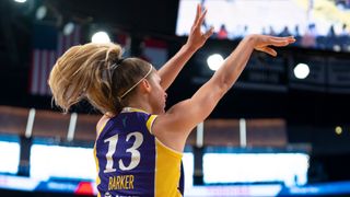 Sarah Ashlee Barker’s grit meets veteran guidance taken in Los Angeles (Los Angeles Sparks). Photo by Nico Alba - The Sporting Tribune