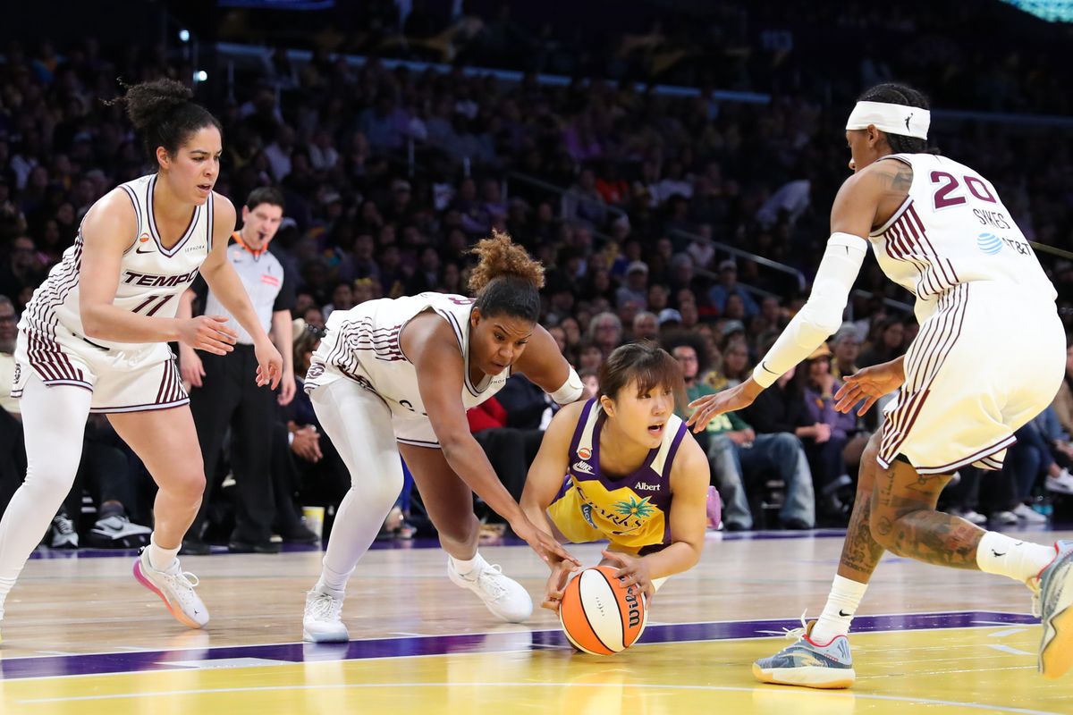 Los Angeles Sparks guard Jihyun Park (6) dives for the loose ball during a WNBA game against the Toronto Tempo on May 17, 2026 in Los Angeles, CA.