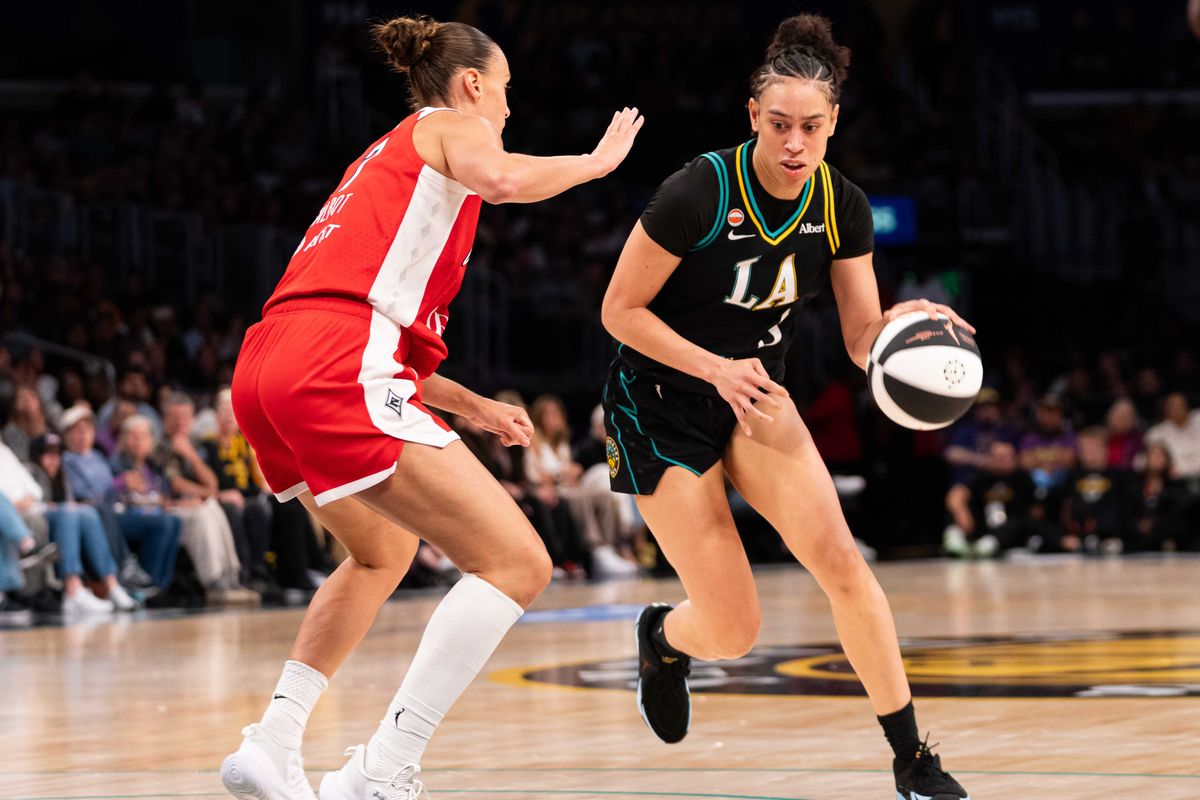 LA Sparks forward Dearica Hamby (5) drives into the lane at a WNBA basketball game against the Las Vegas Aces, Tuesday June 2nd, 2026 in Los Angeles, California. 