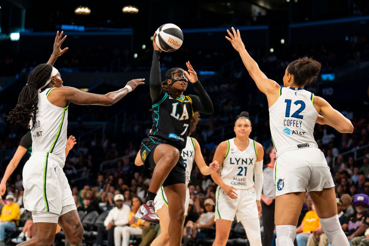 Los Angeles Sparks guard Ariel Atkins (7) shoots a floater during a WNBA game against the Minnesota Lynx, Wednesday June 17th, 2026 in Los Angeles, California. Los Angeles Sparks guard Ariel Atkins (7) shoots a floater during a WNBA game against the Minnesota Lynx, Wednesday June 17th, 2026 in Los Angeles, California.