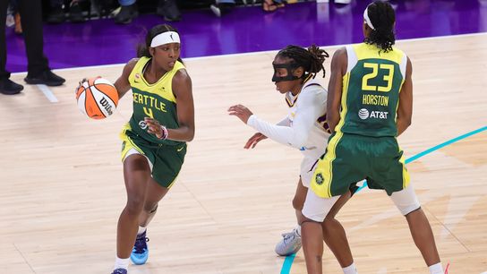 Flau'jae Johnson relishes in her moments taken at Crypto.com Arena (Los Angeles Sparks). Photo by Darwin Walker - The Sporting Tribune