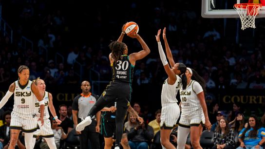 Sparks beat Sky for second straight 100-Point performance taken Crypto.com Arena (Los Angeles Sparks). Photo by Nico Alba - The Sporting Tribune
