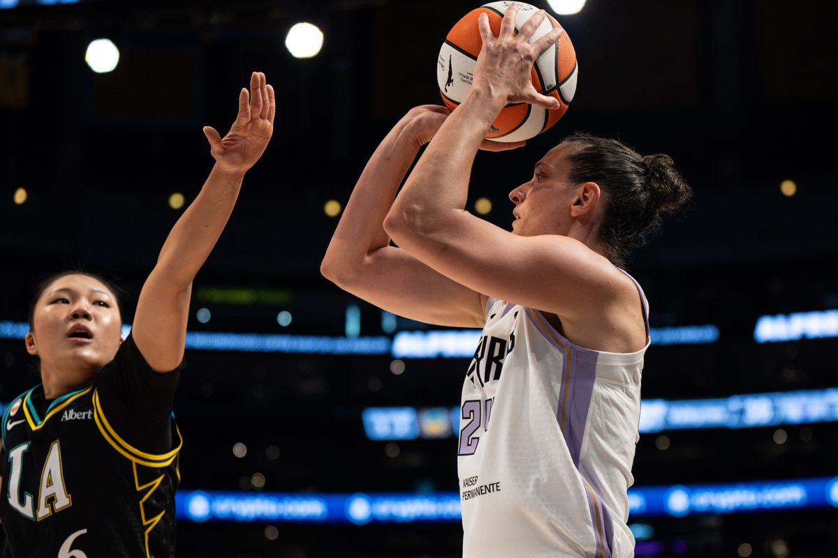 Golden State Valkyries forward Cecilia Zandalasini (24) shooting for three during a WNBA basketball game against the Los Angeles Sparks on August 9th, 2026 in Los Angeles, CA. Golden State Valkyries forward Cecilia Zandalasini (24) shooting for three during a WNBA basketball game against the Los Angeles Sparks on August 9th, 2026 in Los Angeles, CA.