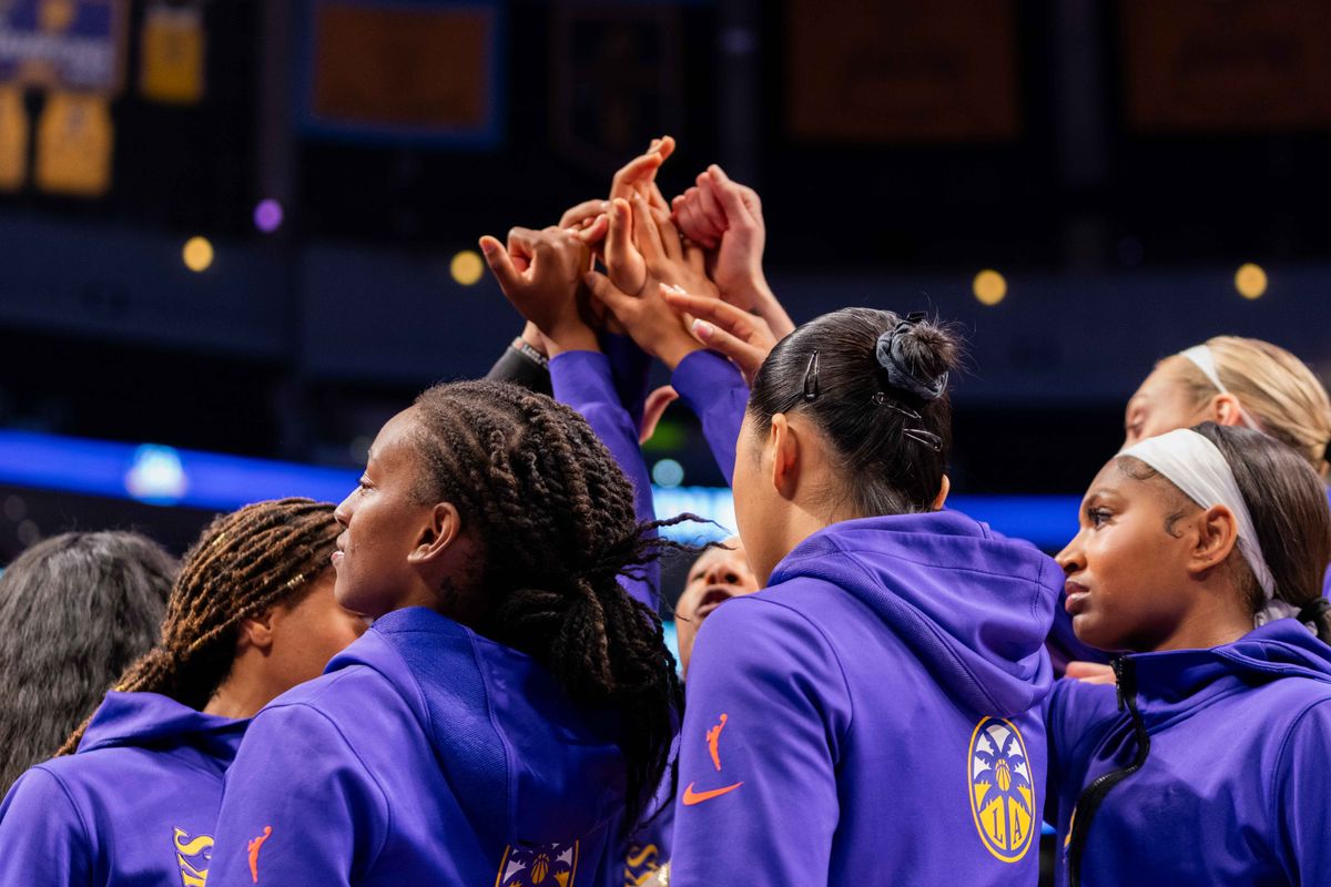 LA Sparks bench huddle together at a WNBA basketball game against the Washington Mystics, Monday August 24th, 2026 in Los Angeles, California. LA Sparks bench huddle together at a WNBA basketball game against the Washington Mystics, Monday August 24th, 2026 in Los Angeles, California.