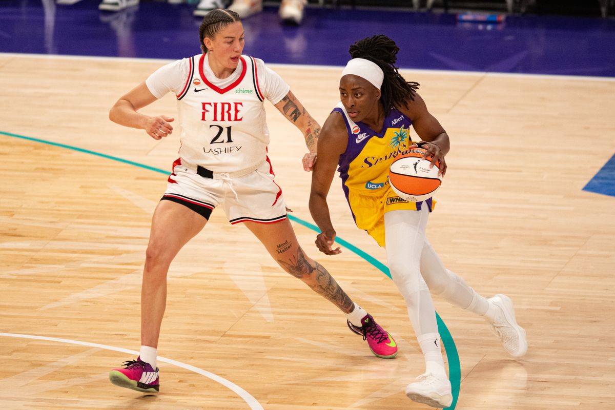 Los Angeles Sparks forward Nneka Ogwumike (30) drives to the basket during an NBA match between Portland Fire and Los Angeles Sparks on Sunday, September 20, 2026 at Crypto.com Arena in Los Angeles, California.