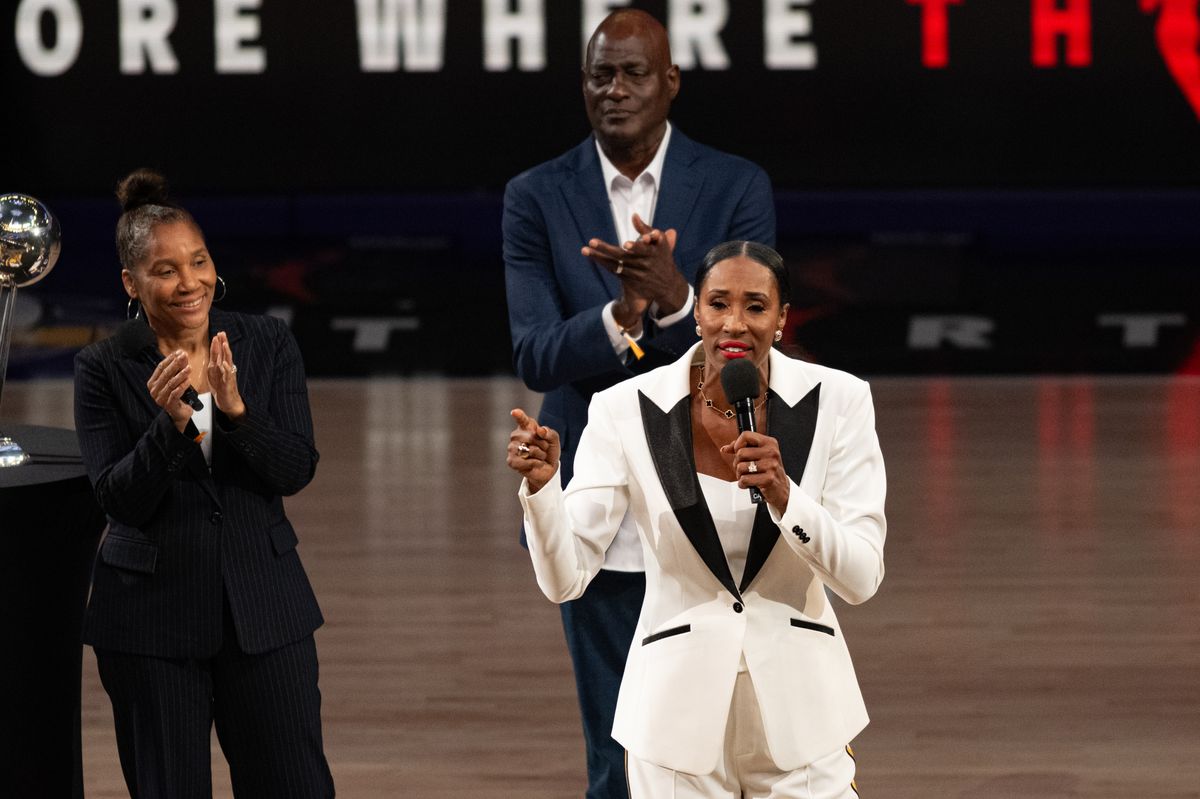 Former Los Angeles Sparks Lisa Leslie speaks during half-time at the unveiling of her statue during an NBA match between Portland Fire and Los Angeles Sparks on Sunday, September 20, 2026 at Crypto.com Arena in Los Angeles, California.