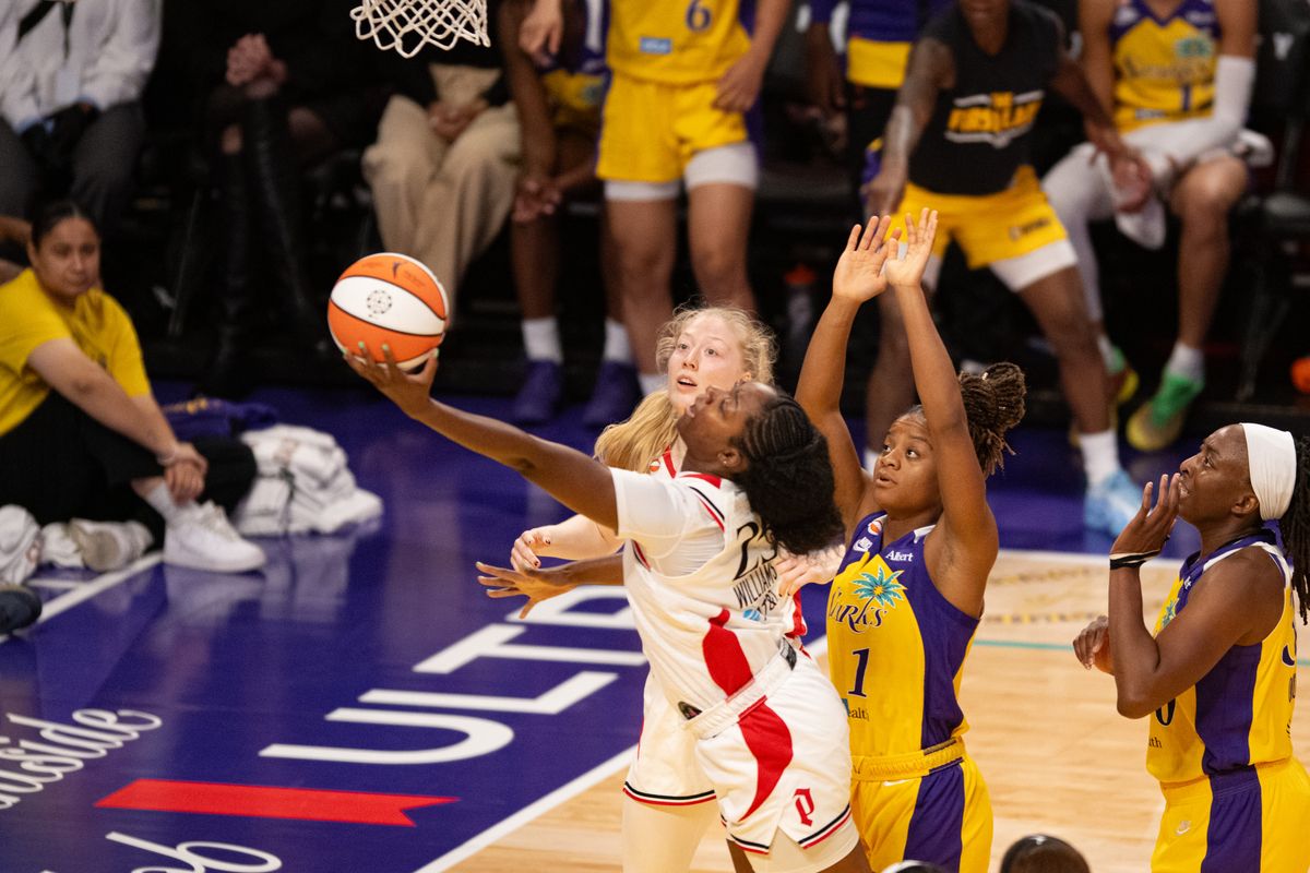 Portlland Fire forward Serah Willliams (25) drives for a layup during an NBA match between Portland Fire and Los Angeles Sparks on Sunday, September 20, 2026 at Crypto.com Arena in Los Angeles, California.