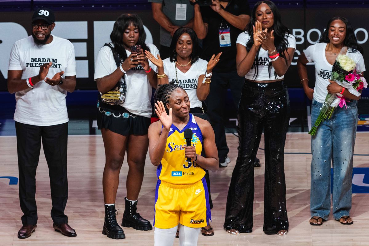 LA Sparks forward Nneka Ogwumike (30) gives her farewell speech during a WNBA basketball game against the Golden State Valkyries, Thursday September 24th, 2026 in Los Angeles, California. LA Sparks forward Nneka Ogwumike (30) gives her farewell speech during a WNBA basketball game against the Golden State Valkyries, Thursday September 24th, 2026 in Los Angeles, California.